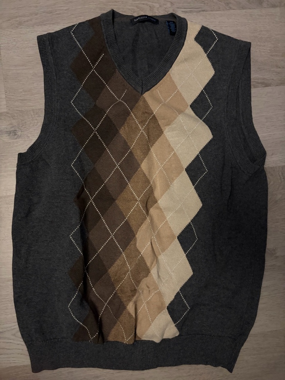 Van Heusen Studio Brown and Tan Argyle V-Neck Pullover Vest Unisex
